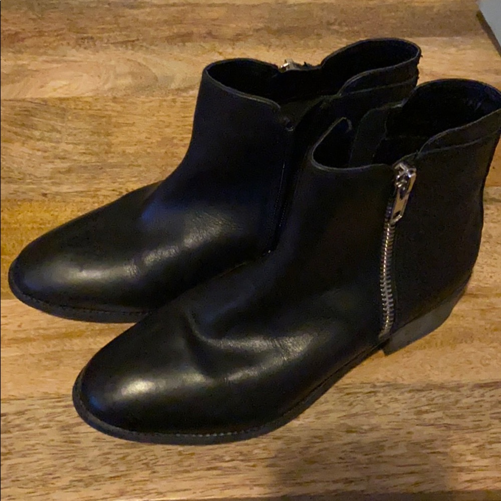 Steve Madden black ankle boot